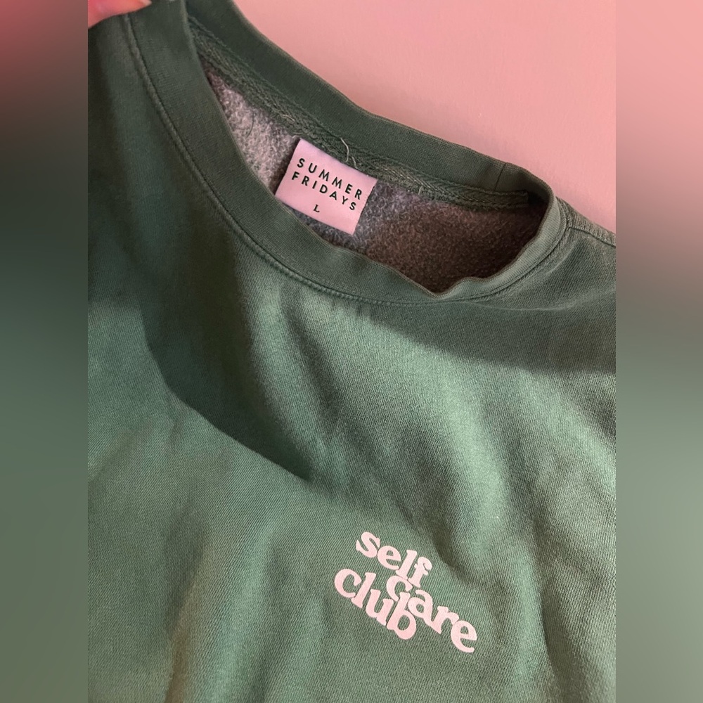 Summer Fridays size L green crewneck